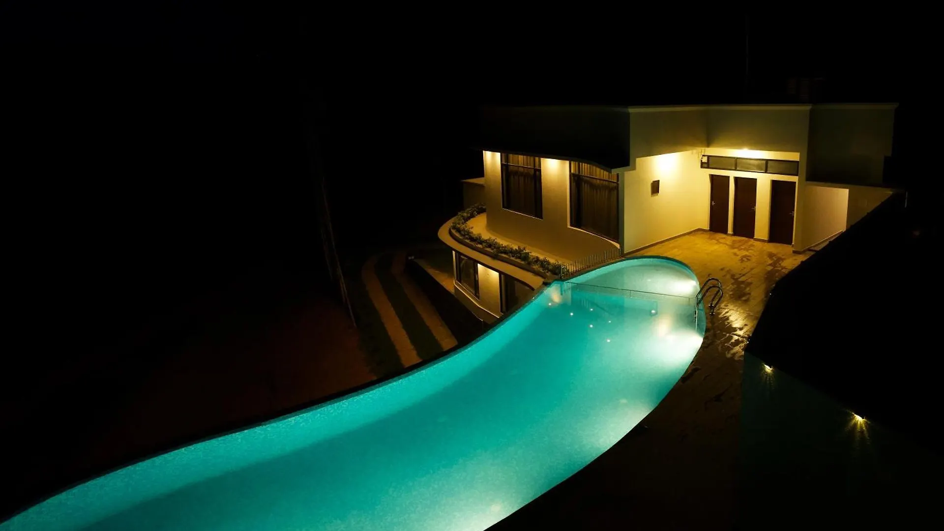 Resort Serene Aqua Hills Kozhikode Hotel Mennanyam