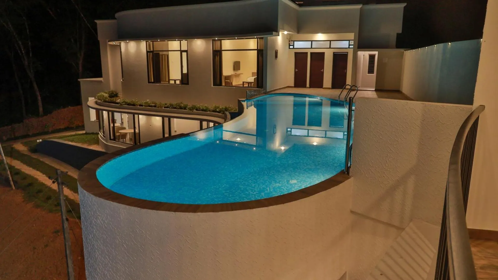 Resort Serene Aqua Hills Kozhikode Hotel Mennanyam India