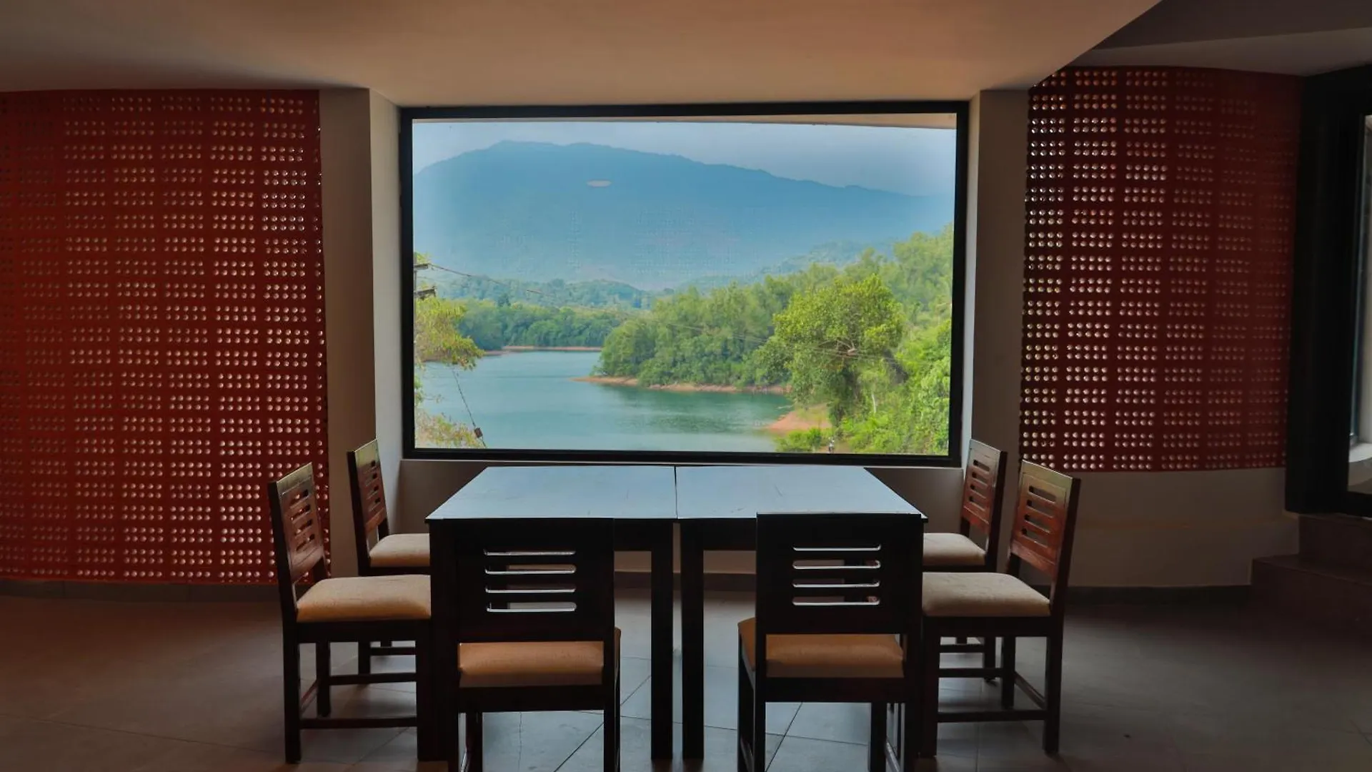 Resort Serene Aqua Hills Kozhikode Hotel Mennanyam